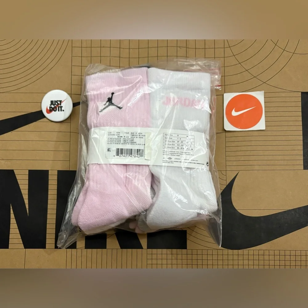 Air Jordan Dri-fit Cushioned Crew Socks 6 pack multicolor black pink white gray